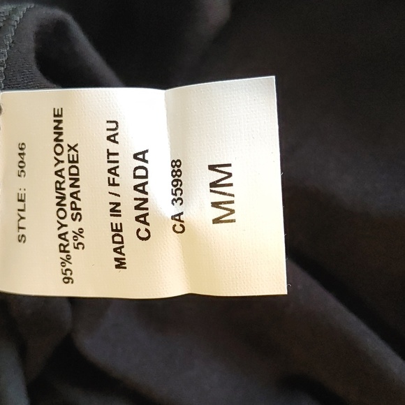 NWT Women's Black Long Sleeve Crew Neck Top with Hi-Lo Hem - Picture 6 of 7